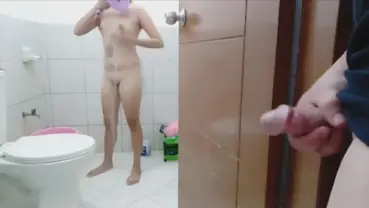 Quay tay khi rình em hàng xóm tắm